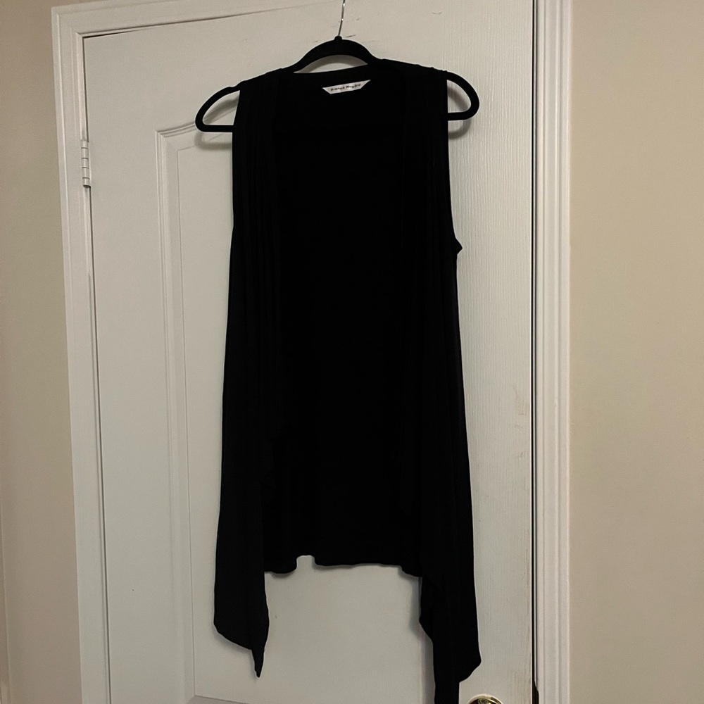 Sleeveless shawl/wrap/vest in black one size by Bianca Nygard in a stretchy knit